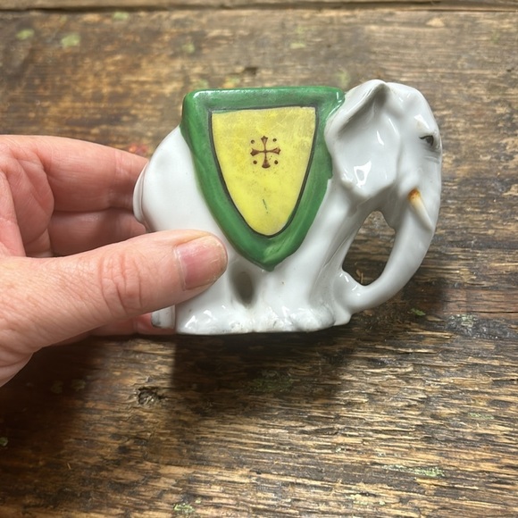 Vintage Elephant Made in Japan pin cushion/planter - Picture 5 of 5